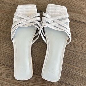 Marc Fisher LTD baby blue strappy flat sandals size 9